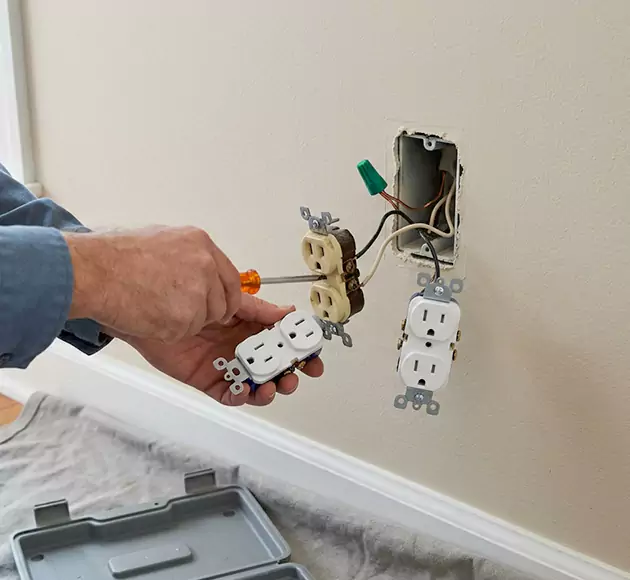 Professional Outlet Replacement: Your Local Swap-Out Team in Pea Ridge, AR